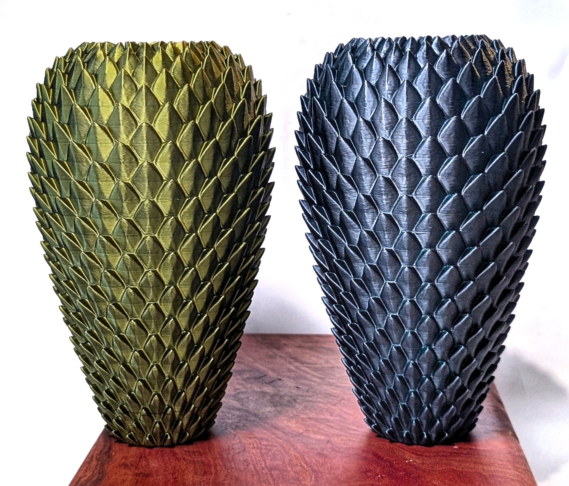 DragonScale Vase - Around Makes